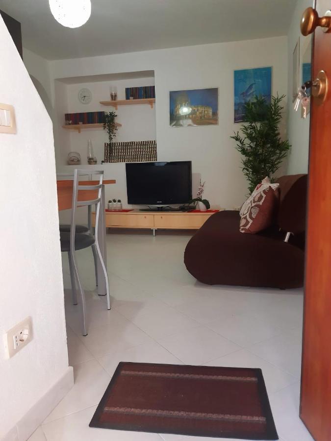 Nel Cuore Del Centro Storico Cagliari Luaran gambar